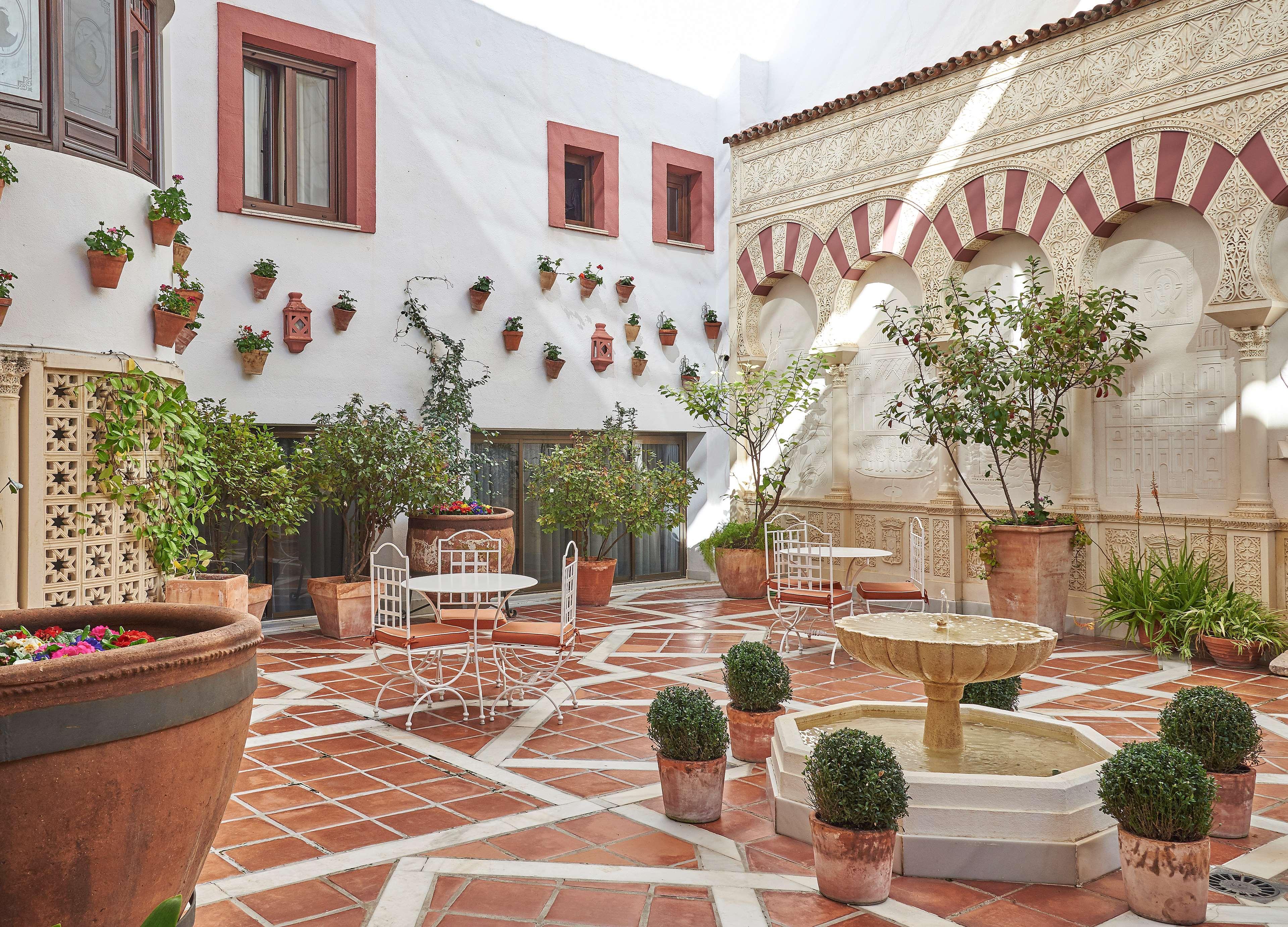 Nh Cordoba Califa Hotel Exterior photo