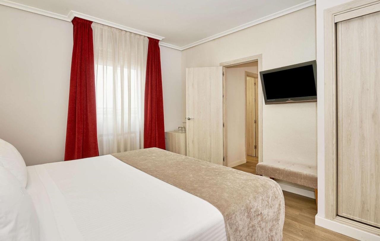 Nh Cordoba Califa Hotel Exterior photo