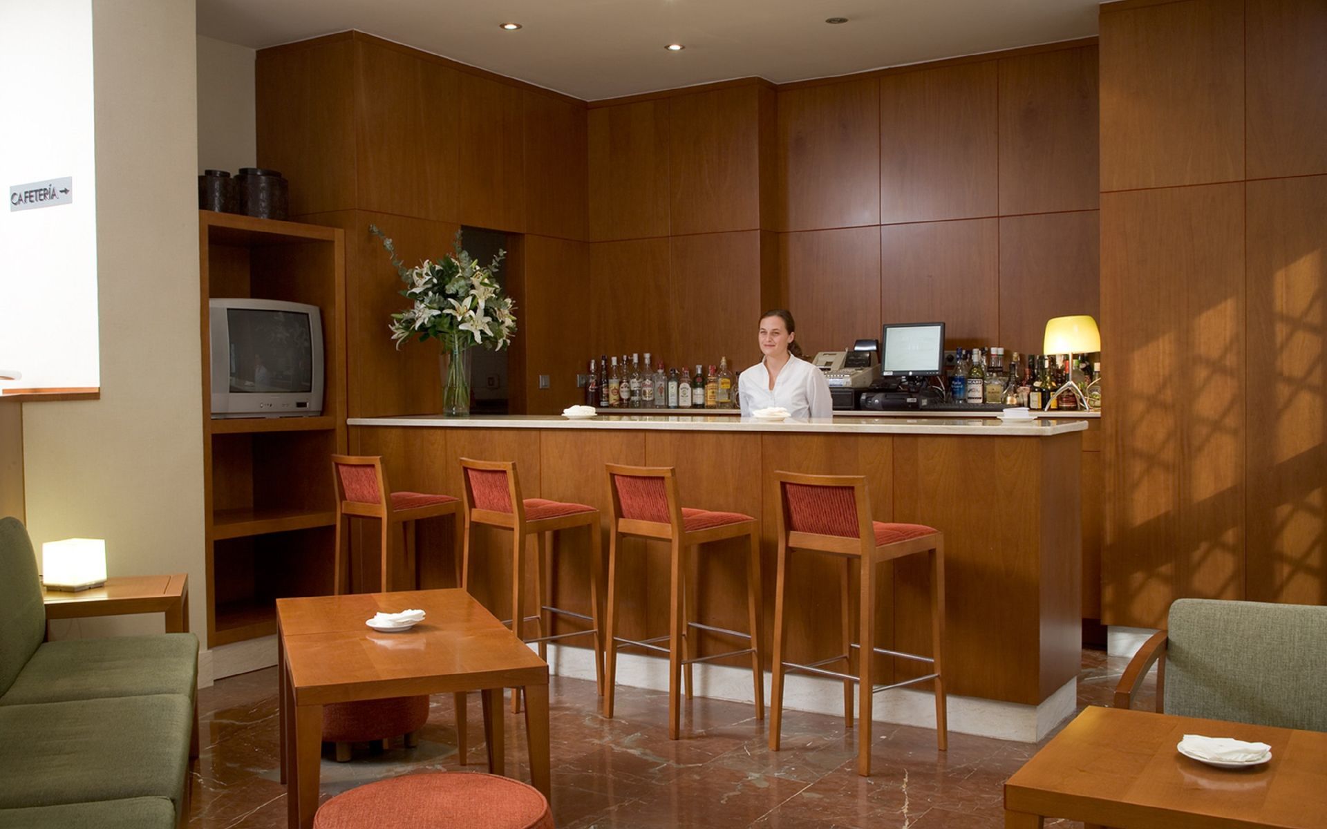 Nh Cordoba Califa Hotel Restaurant photo